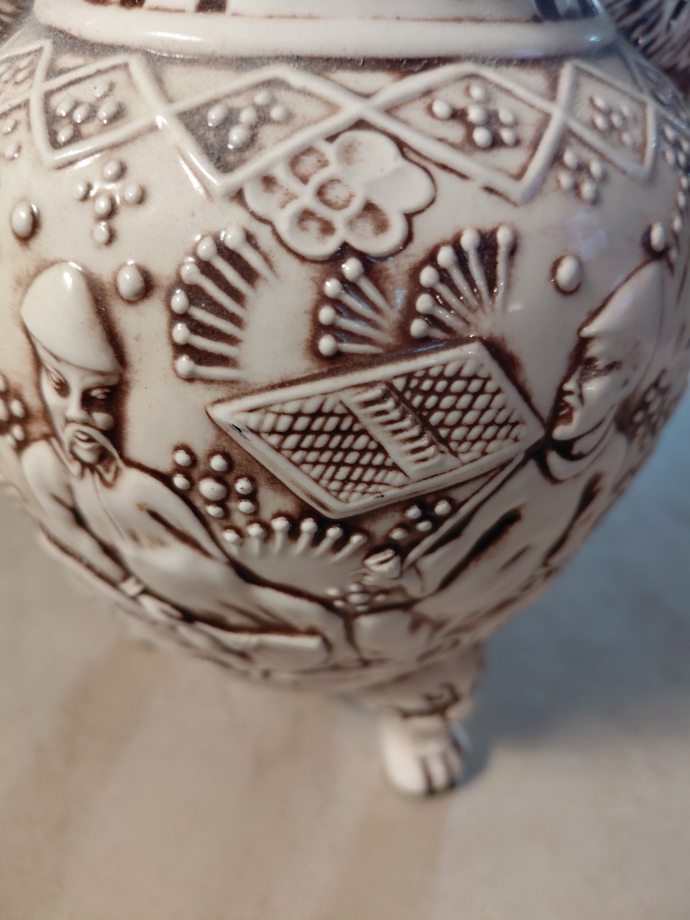 Decorative Cream Ceramic Lidded Urn with Carved Dog Finial - Picture 4 of 14